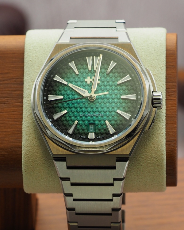 2025 Christopher Ward The Twelve 40MM Green Dial Titanium Bracelet (C12-40ADC1-T00V0-B0)