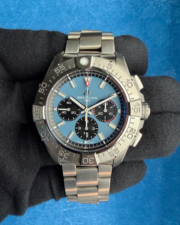 No Reserve - Breitling Super Avenger (EB0148101C1E1)