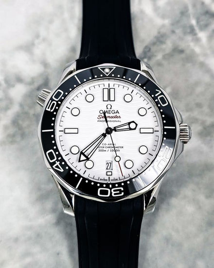No Reserve - 2024 Omega Seamaster Diver 300M 42MM White Dial Rubber Strap (210.32.42.20.04.001)