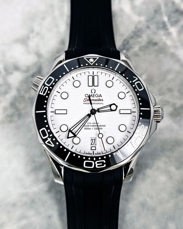 No Reserve - Omega Seamaster 300 (210.32.42.20.04.001))