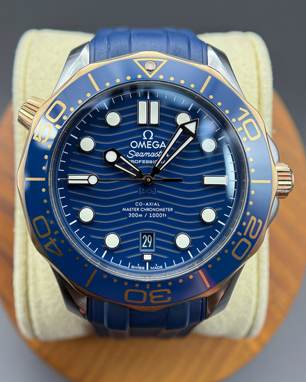 2020 Omega Seamaster Diver 300M 42MM Blue Dial Rubber Strap (210.22.42.20.03.002)