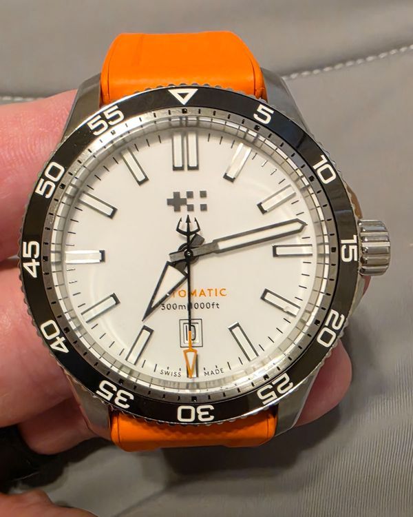 No Reserve - 2026 Christopher Ward C60 44MM White Dial Rubber Strap (C60-44ADA31S0KW1)