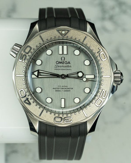 2025 Omega Seamaster Diver 300M 42MM Grey Dial Rubber Strap (210.32.42.20.06.002)