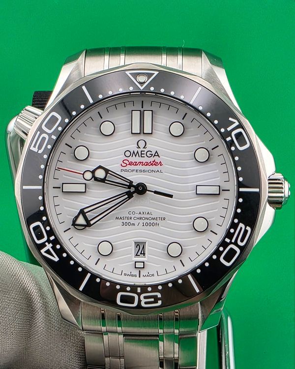 2025 Omega Seamaster Diver 300M 42MM White Dial Steel Bracelet (210.30.42.20.04.001)