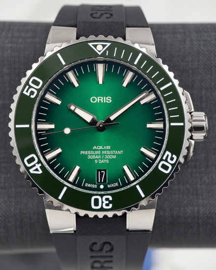 No Reserve - 2026 Oris Aquis Date 43.5MM Green Dial Rubber Strap (01 400 7763 4157)