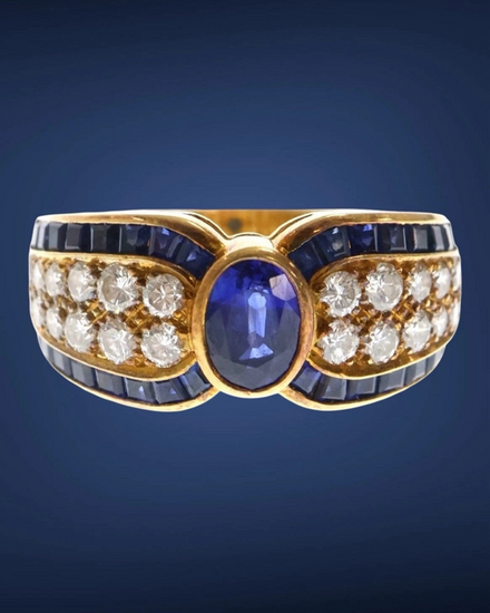 Van Cleef & Arpels Accessories 18K Yellow Gold Diamond Sapphire Oval Ring (Ring)
