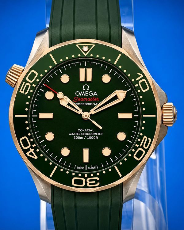 2025 Omega Seamaster Diver 300M 42MM Green Dial Rubber Strap (210.92.42.20.10.001)