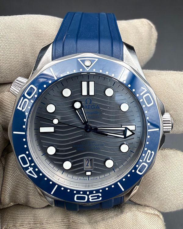 (WORKING) Omega Seamaster 300 (210.32.42.20.06.001)
