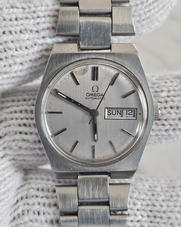 Omega Genève Vintage 35MM Silver Dial Steel Bracelet (166.099)
