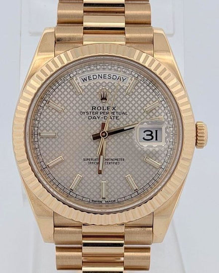 No Reserve - Rolex Day-Date 40MM Silver "Diagonal Motif" Dial Yellow Gold President Bracelet (228238)