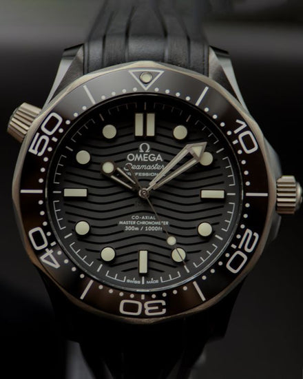 2023 Omega Seamaster Diver 300M 43.5MM Black Dial Rubber Strap (210.92.44.20.01.001)