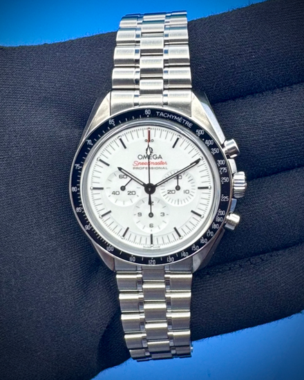 2025 Omega Speedmaster Professional Moonwatch 42MM White Dial Steel Bracelet (310.30.42.50.04.001)