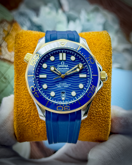 2025 Omega Seamaster Diver 300M 42MM Blue Dial Rubber Strap (210.22.42.20.03.001)