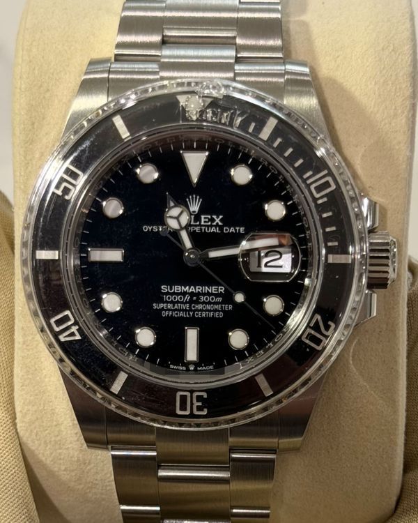 Rolex Submariner (126610LN)