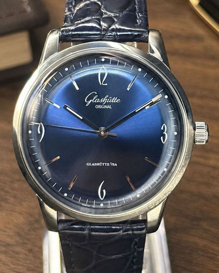 No Reserve - 2017 Glashütte Original Sixties 39MM Blue Dial Leather Strap (1-39-52-06-02-04)