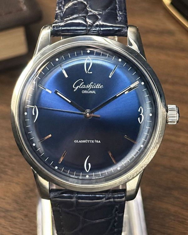 No Reserve - Glashütte Original Sixties (1-39-52-06-02-04)