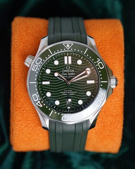 2026 Omega Seamaster Diver 300M "Seaweed" 42MM Green Dial Rubber Strap (210.32.42.20.10.001)