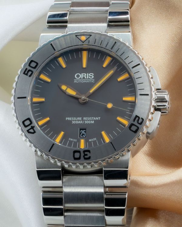 No Reserve - Oris Aquis Date 43MM Grey Dial Steel Bracelet (01 733 7653 4158-07 8 26 01PEB)