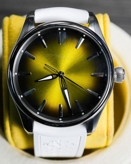 No Reserve - 2026 H. Moser & Cie. Pioneer Centre Seconds "Sunny-Side Up" 40MM Yellow Dial Rubber Strap (3201-1200)