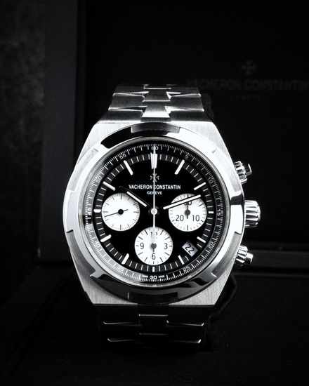2019 Vacheron Constantin Overseas Chronograph 42.5MM Black Dial Steel Bracelet (5500V/110A-B481)