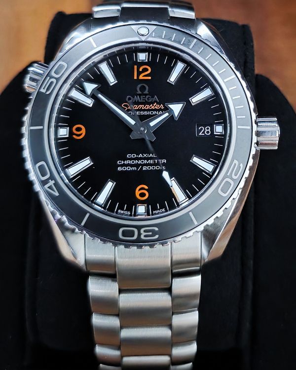 2016 Omega Seamaster Planet Ocean 600M 42MM Black Dial Steel Bracelet (232.30.42.21.01.003)