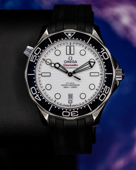 2024 Omega Seamaster Diver 300M 42MM White Dial Rubber Strap (210.32.42.20.04.001)