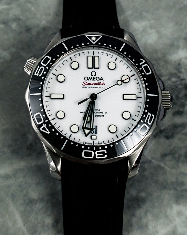 No Reserve - 2025 Omega Seamaster Diver 300M 42MM White Dial Rubber Strap (210.32.42.20.04.001)