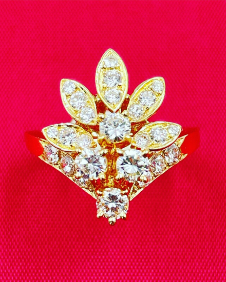 Van Cleef & Arpels Accessories France 18K Yellow Gold Diamond Princess Style Ring (Ring)