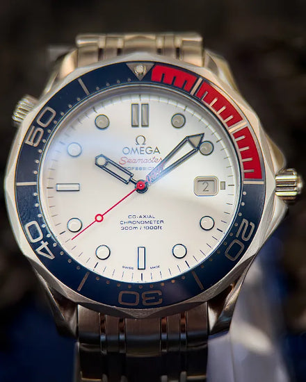 2017 Omega Seamaster Diver 300M "Bond 007 Commander's Watch" L.E. 41MM White Dial Steel Bracelet (212.32.41.20.04.001)