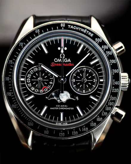 2022 Omega Speedmaster Moonphase 44.25MM Black Dial Leather Strap (304.33.44.52.01.001)