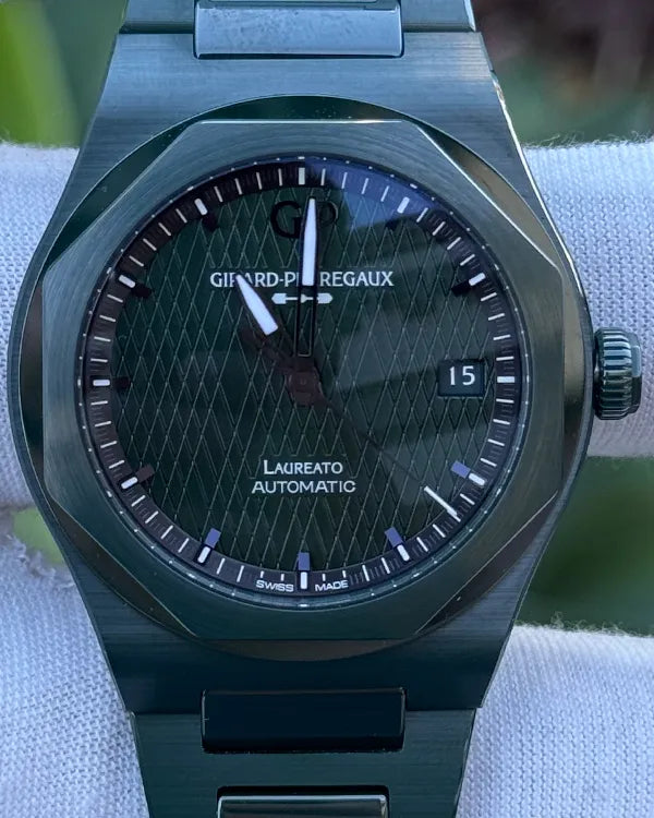 Girard Perregaux Laureato "Aston Martin" L.E. 38MM Green Dial Ceramic Bracelet (81005-32-3080-1CX)