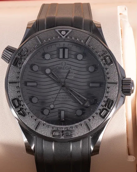 2022 Omega Seamaster Diver 300M 43.5MM Black Dial Rubber Strap (210.92.44.20.01.003)