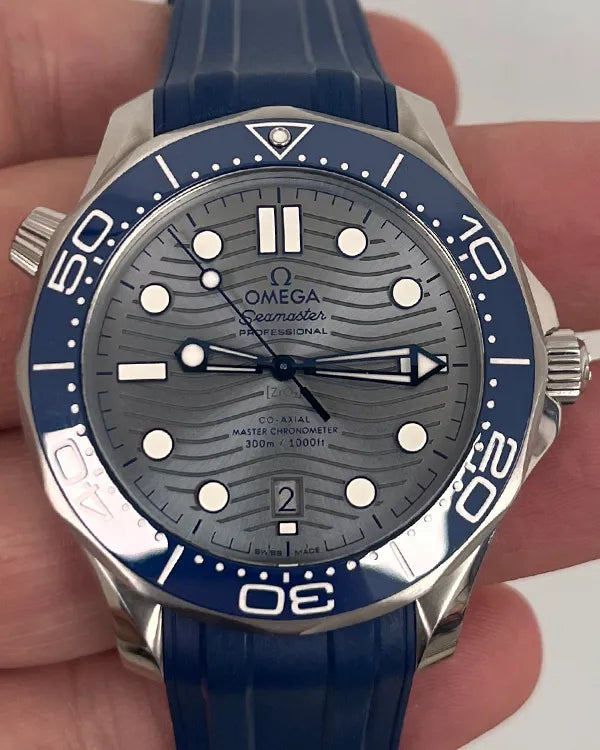 Omega Seamaster Diver 300M 42MM Grey Dial Rubber Strap (210.32.42.20.06.001)