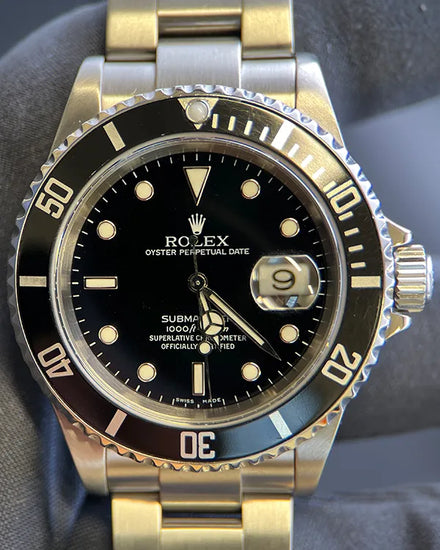 2004 Rolex Submariner Date 40MM Black Dial Oyster Bracelet (16610)