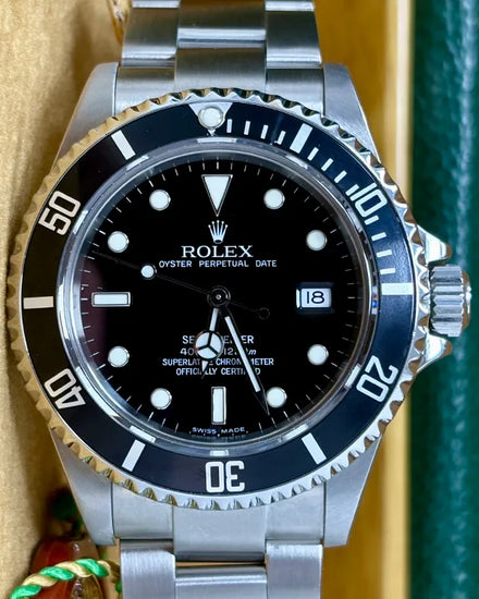 Rolex Sea-Dweller 40MM Black Dial Oyster Bracelet (16600)