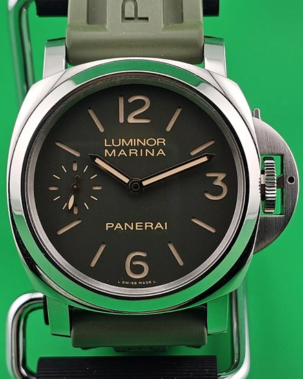 2018 Panerai Luminor “Last One for Paneristi” L.E. 44MM Green Dial Rubber Strap (PAM00911)