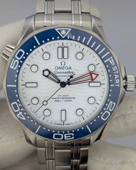 2024 Omega Seamaster Diver 300M "America’s Cup" 42MM White Dial Steel Bracelet (210.30.42.20.04.002)