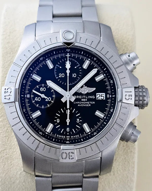 Breitling Avenger (A13385)