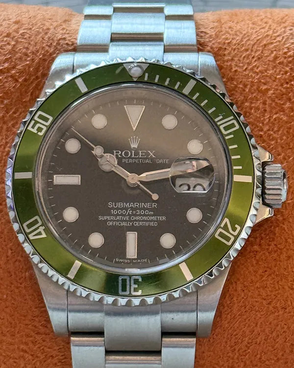 Rolex Submariner Date “Kermit” 40MM Black Dial Oyster Bracelet (16610LV)