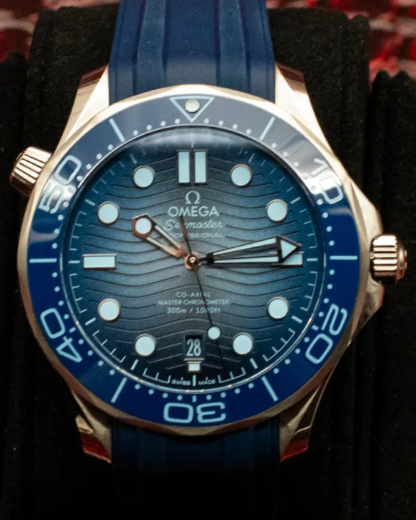 2025 Omega Seamaster Diver 300M "Summer Blue" 42MM Blue Dial Rubber Strap (210.32.42.20.03.002)