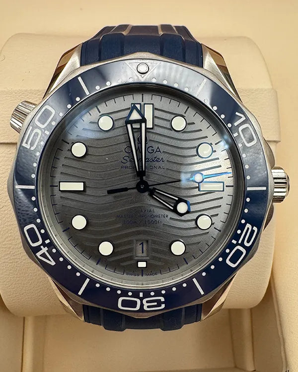 2019 Omega Seamaster Diver 300M 42MM Grey Dial Rubber Strap (210.32.42.20.06.001)