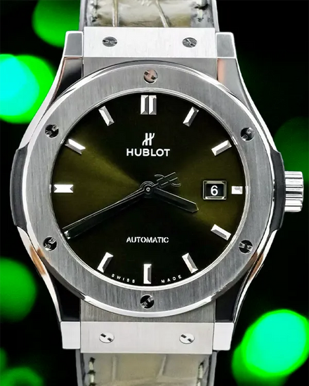 2018 Hublot Classic Fusion 42MM Green Dial Leather Strap (542.NX.8970.LR)