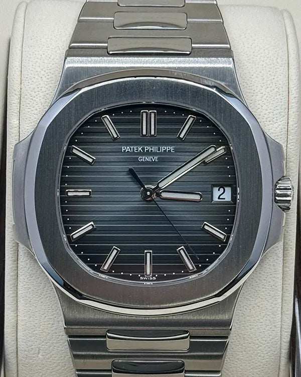 2017 Patek Philippe Nautilus 40MM Black Dial Steel Bracelet (5711/1A-010)
