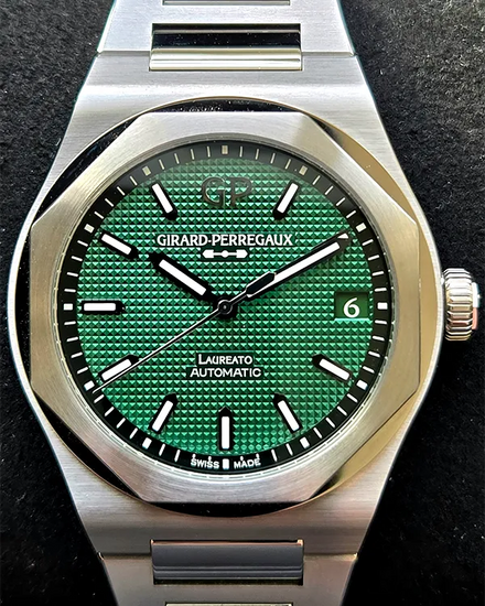 2022 Girard Perregaux Laureato 42MM Green Dial Steel Bracelet (81010.11.3153.1CM)