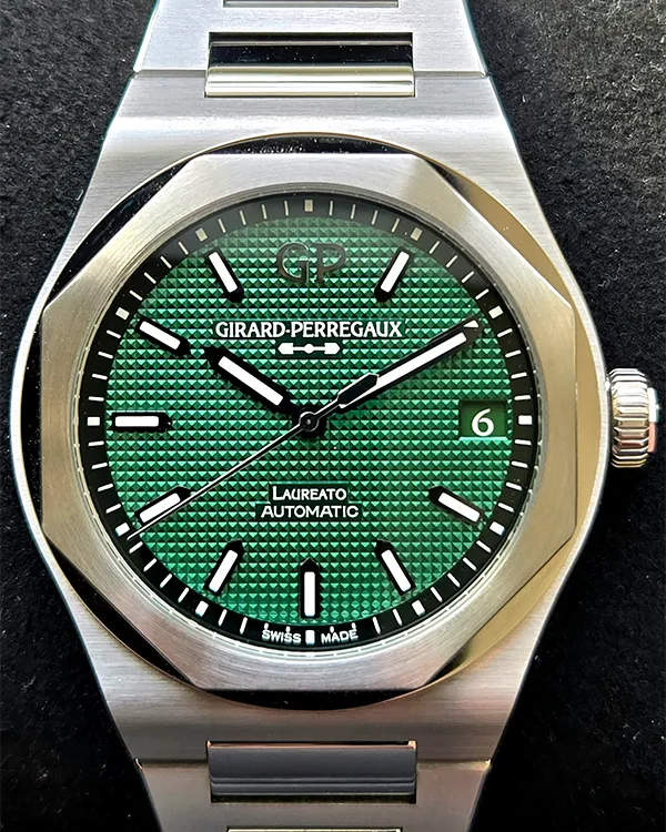 2022 Girard Perregaux Laureato 42MM Green Dial Steel Bracelet (81010.11.3153.1CM)