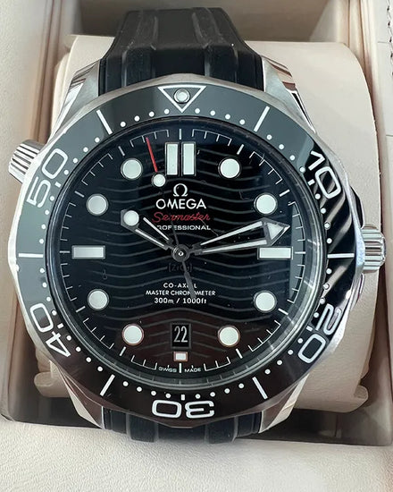 2025 Omega Seamaster Diver 300M 42MM Black Dial Rubber Strap (210.32.42.20.01.001)