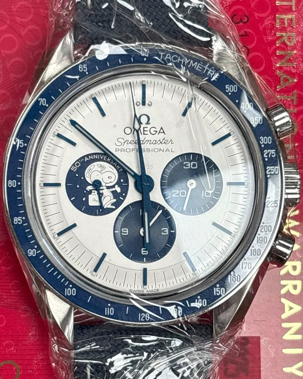 2025 Omega Speedmaster "Silver Snoopy Award" 42MM Silver Dial Textile Strap (310.32.42.50.02.001)