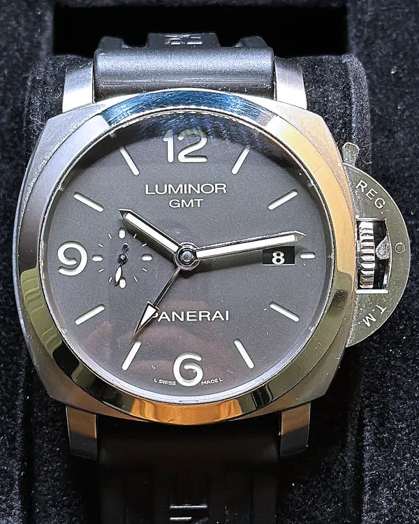 2015 Panerai Luminor 1950 3 Days GMT 44MM Black Dial Rubber Strap (PAM00320)