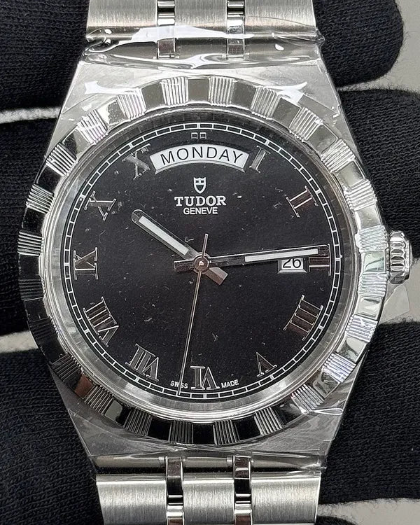 Tudor Royal (M28600-0003)