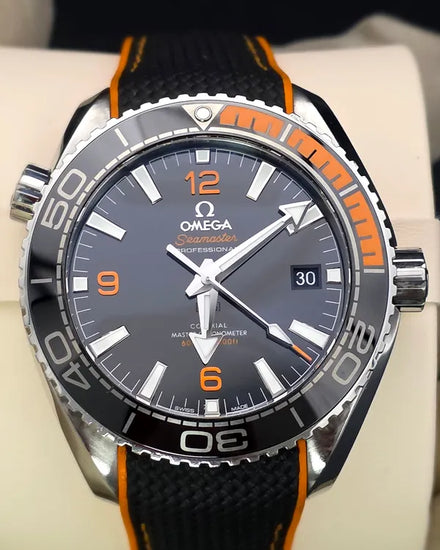 2020 Omega Seamaster Planet Ocean 600M 43.5MM Black Dial Rubber Strap (215.32.44.21.01.001)